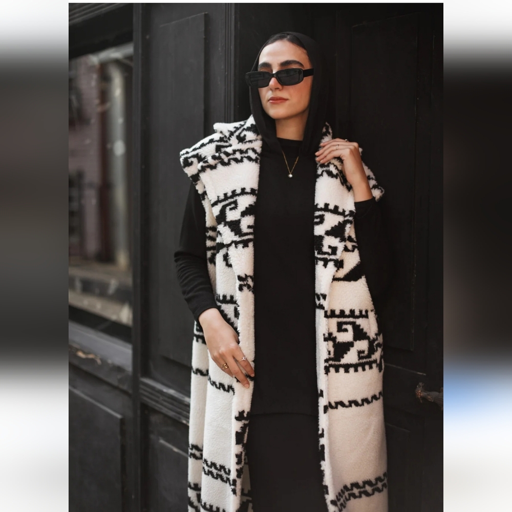 Parkhurst 🇨🇦 Fuzzy Sweater - Picture 2 of 10
